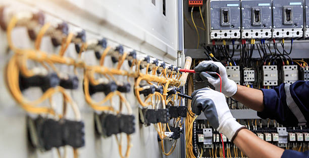 Professional Electrician technician working in Lincoln Park, PA